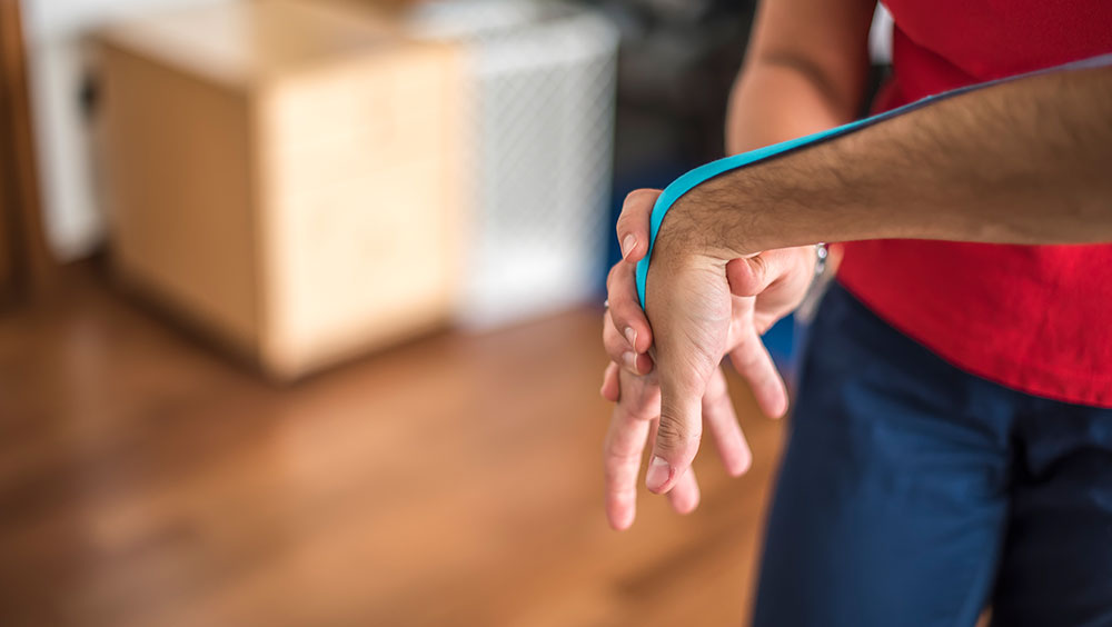 Read more about the article Physio hurts his wrist?